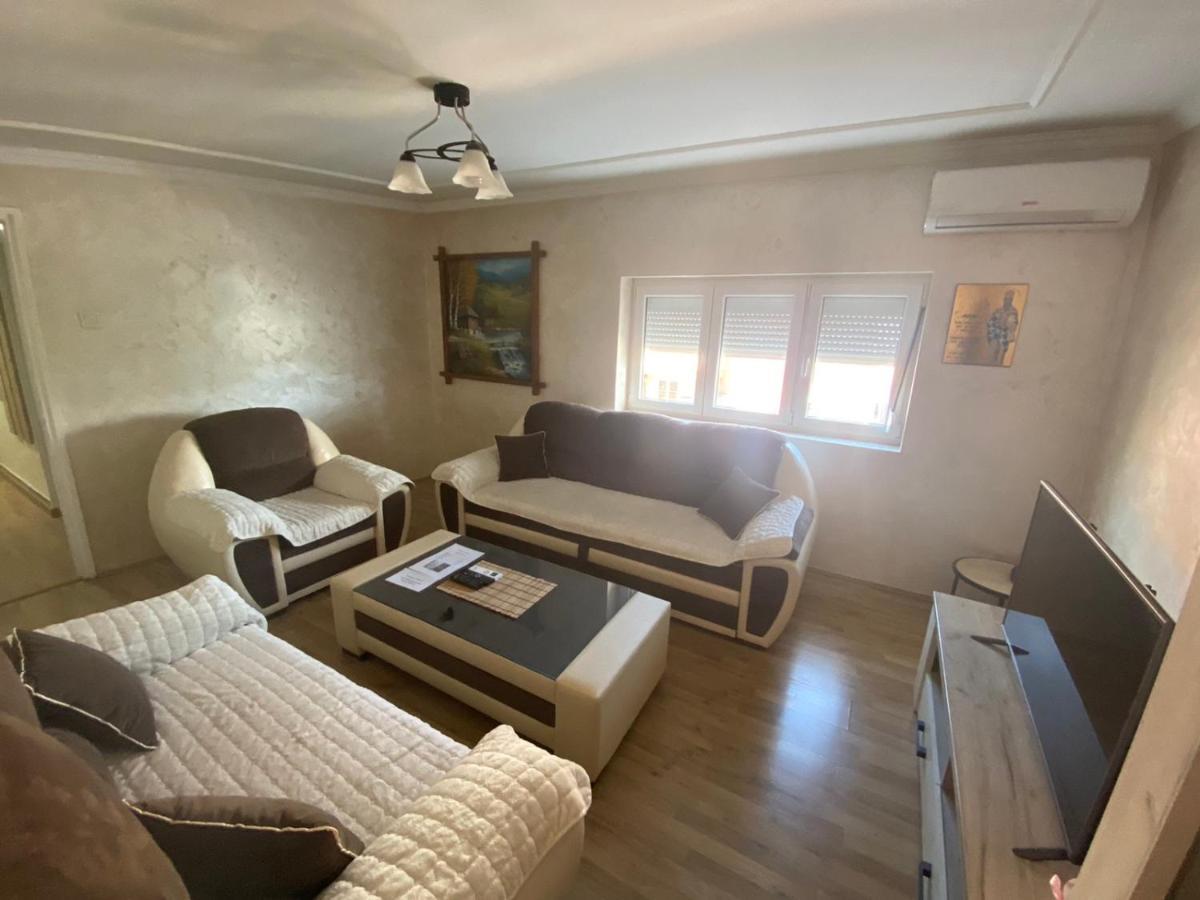 Apartman Niksic Apartment ภายนอก รูปภาพ
